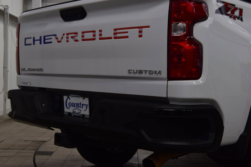 Used 2024 Chevrolet Silverado 2500 Custom w/ Custom Value Package image 23