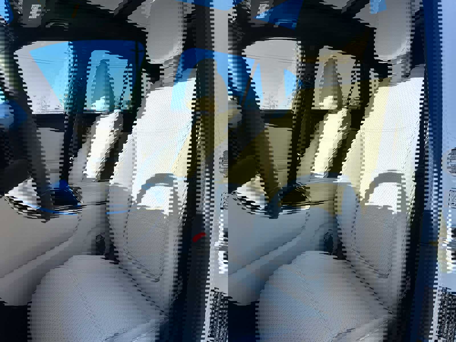 Used 2025 Mercedes-Benz GLC 350e 4MATIC image 21