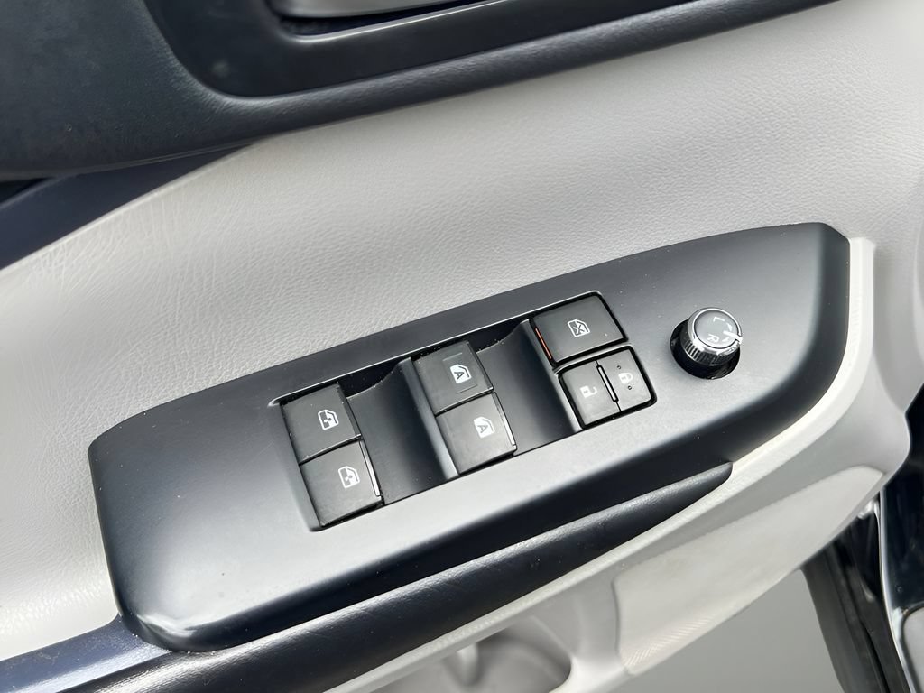 Certified 2019 Toyota Highlander XLE FWD image 10