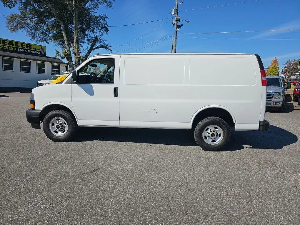 Used 2023 GMC Savana 2500 w/ Driver Convenience Package image 5
