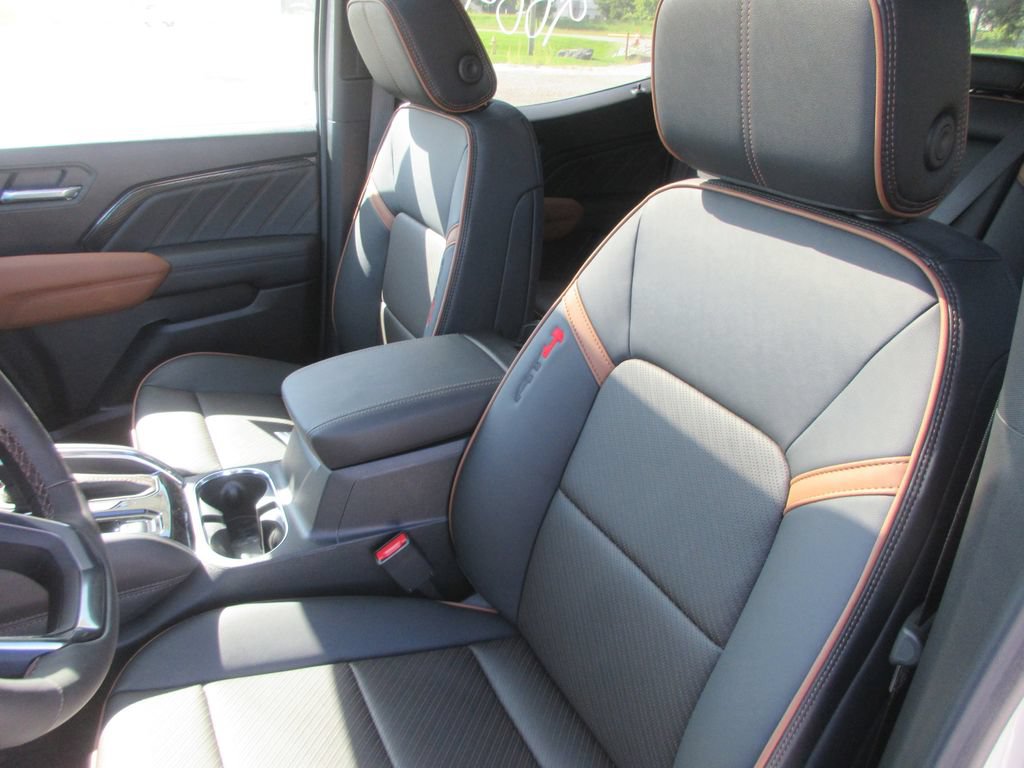 New 2026 GMC Canyon AT4 w/ Technology Plus Package AWD/4WD image 13