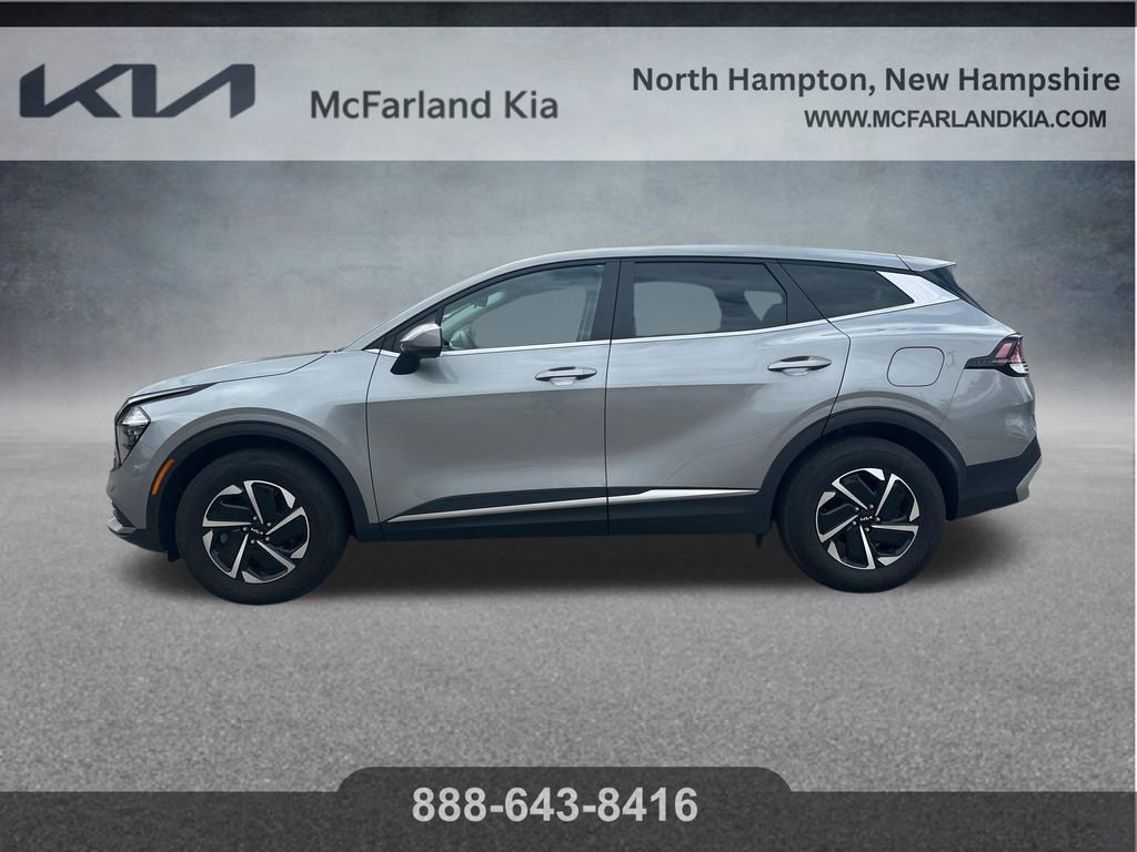 Used 2023 Kia Sportage LX image 3