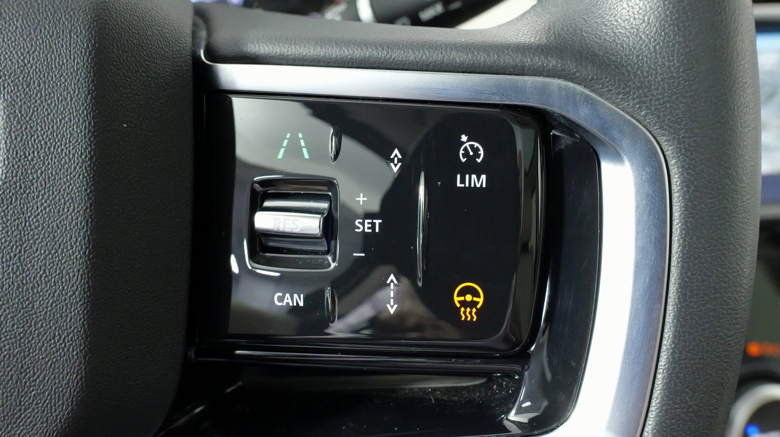 Used 2023 Land Rover Discovery Sport S image 51