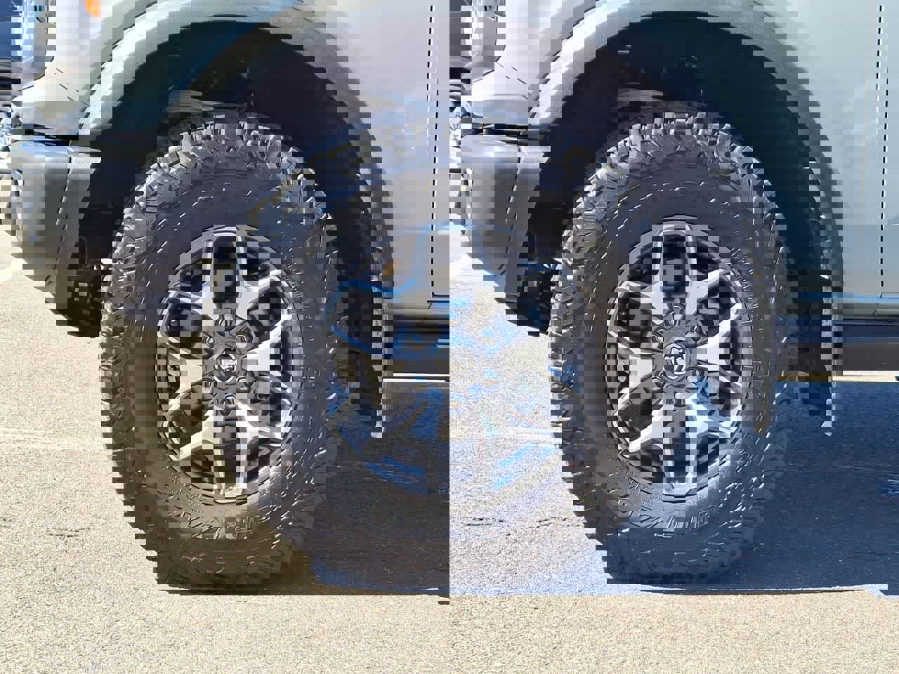 Used 2023 Ford Bronco Badlands image 29