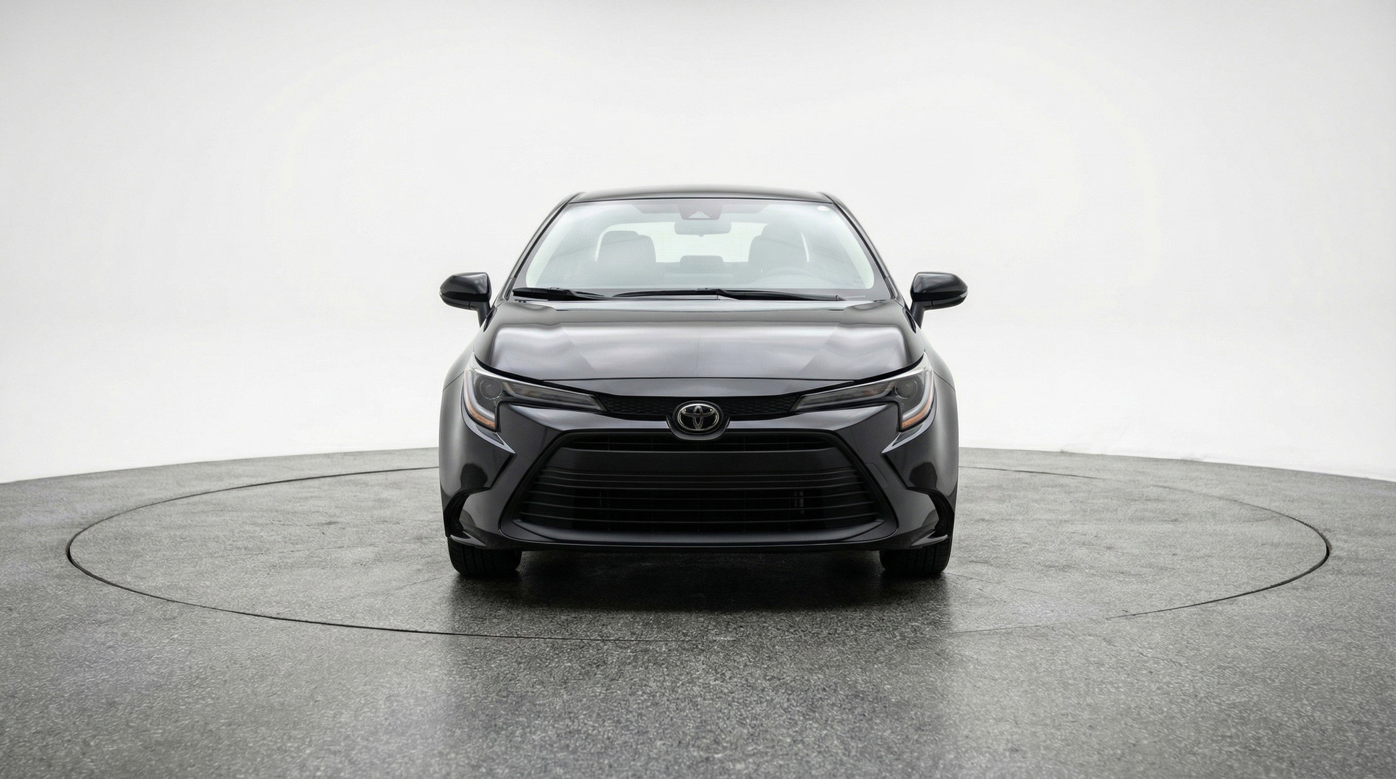 Used 2025 Toyota Corolla LE image 2