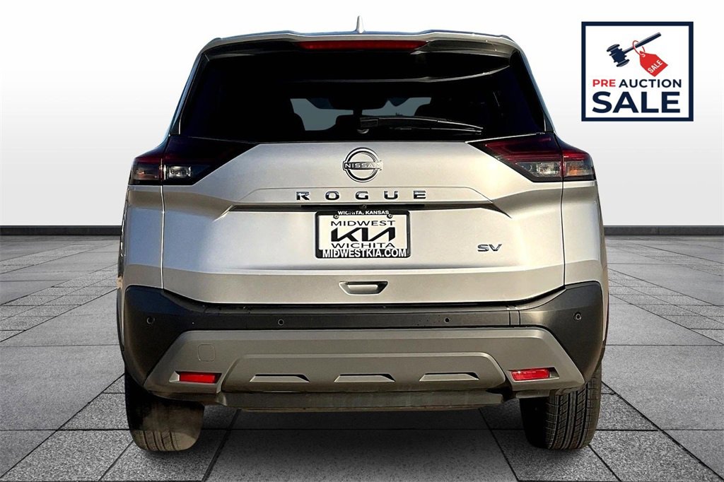 Used 2023 Nissan Rogue SV image 4