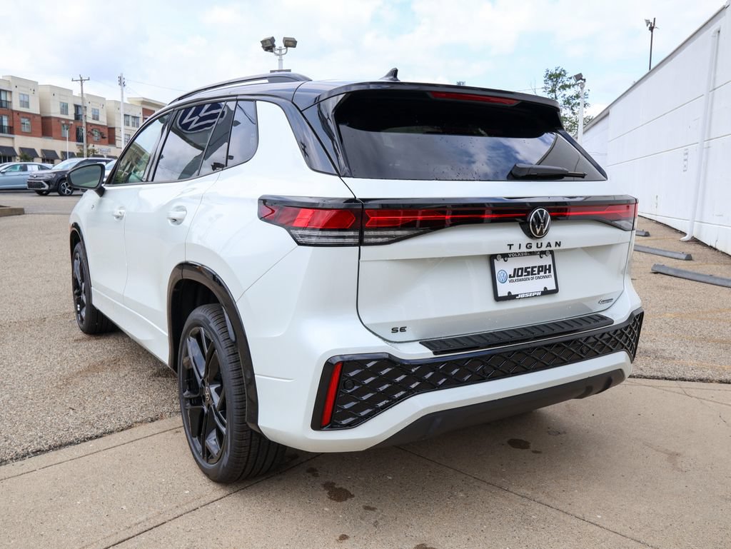New 2026 Volkswagen Tiguan SE R-Line AWD/4WD image 3