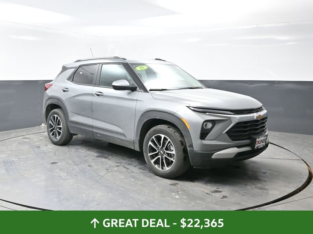Used 2025 Chevrolet TrailBlazer LT w/ Driver Confidence Package image 5