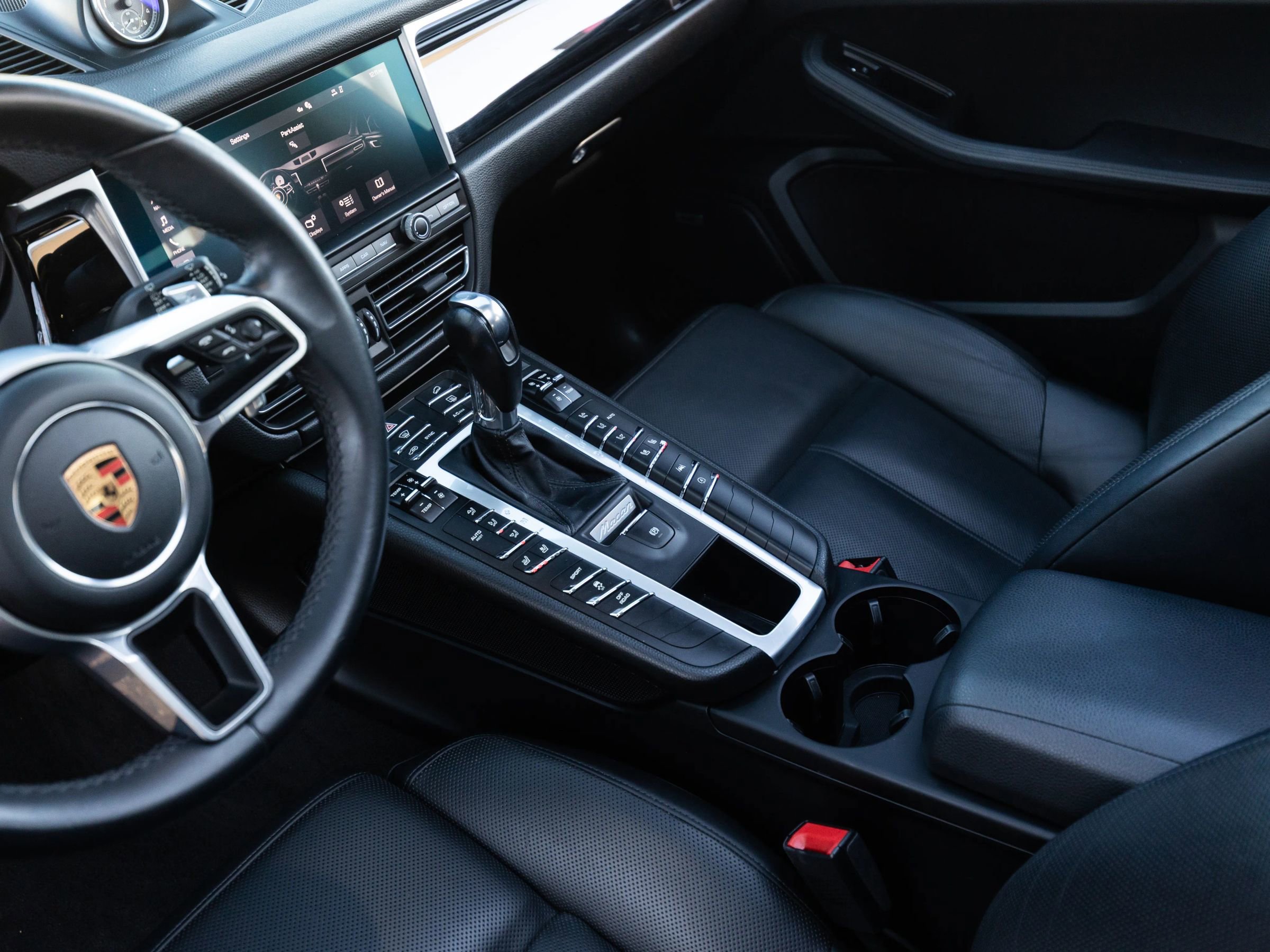 Used 2020 Porsche Macan image 33