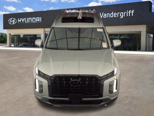 Used 2025 Hyundai Palisade SEL FWD image 2