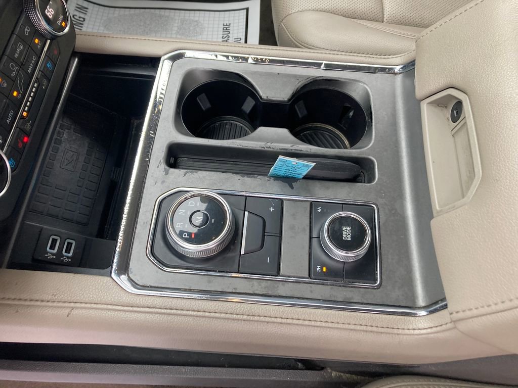 Used 2019 Ford Expedition XLT w/ Equipment Group 202A AWD/4WD image 30