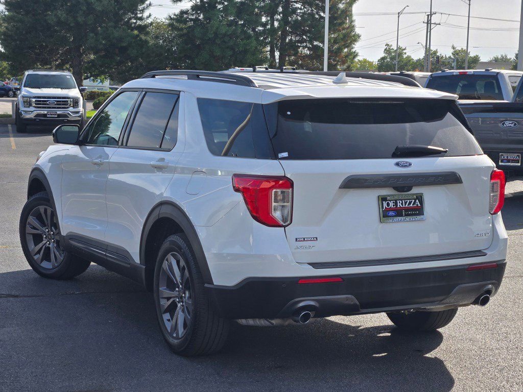 Used 2022 Ford Explorer XLT w/ Equipment Group 202A AWD/4WD image 15
