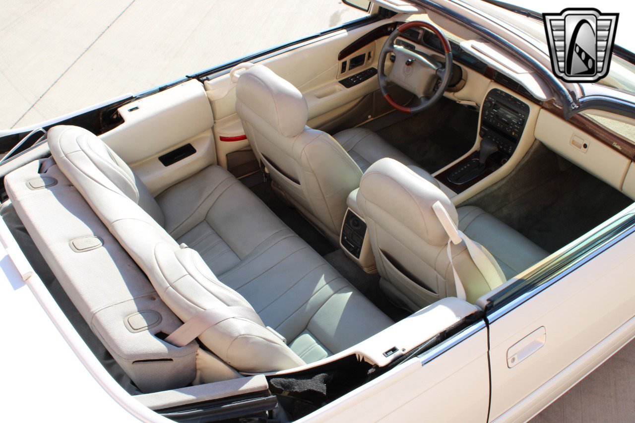 Used 2002 Cadillac Eldorado Touring w/ Preffered Equipment Group image 21