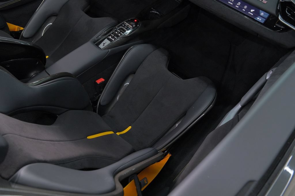 Used 2023 Ferrari 296 GTS RWD image 14