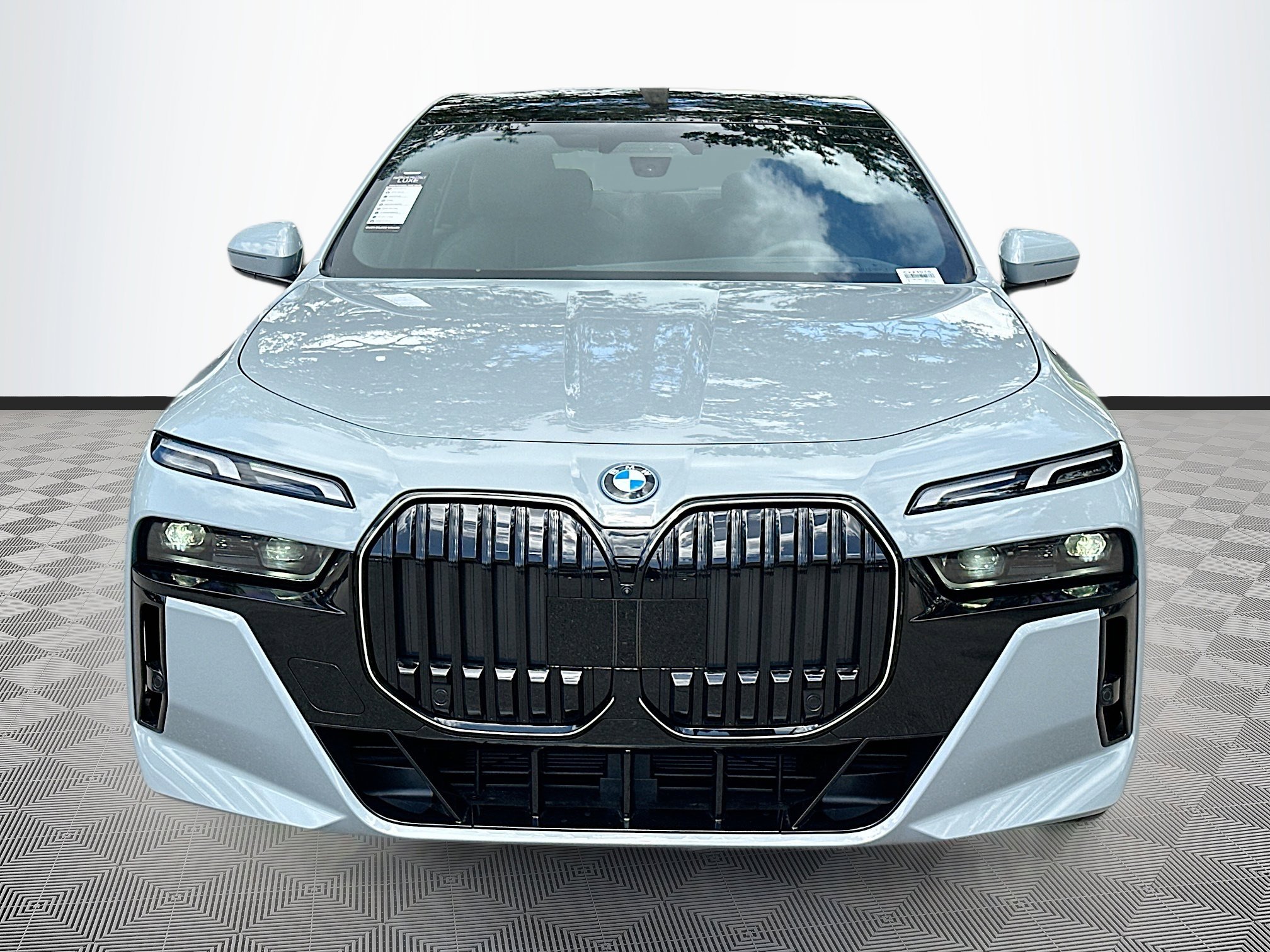 New 2025 BMW i7 xDrive60 image 2