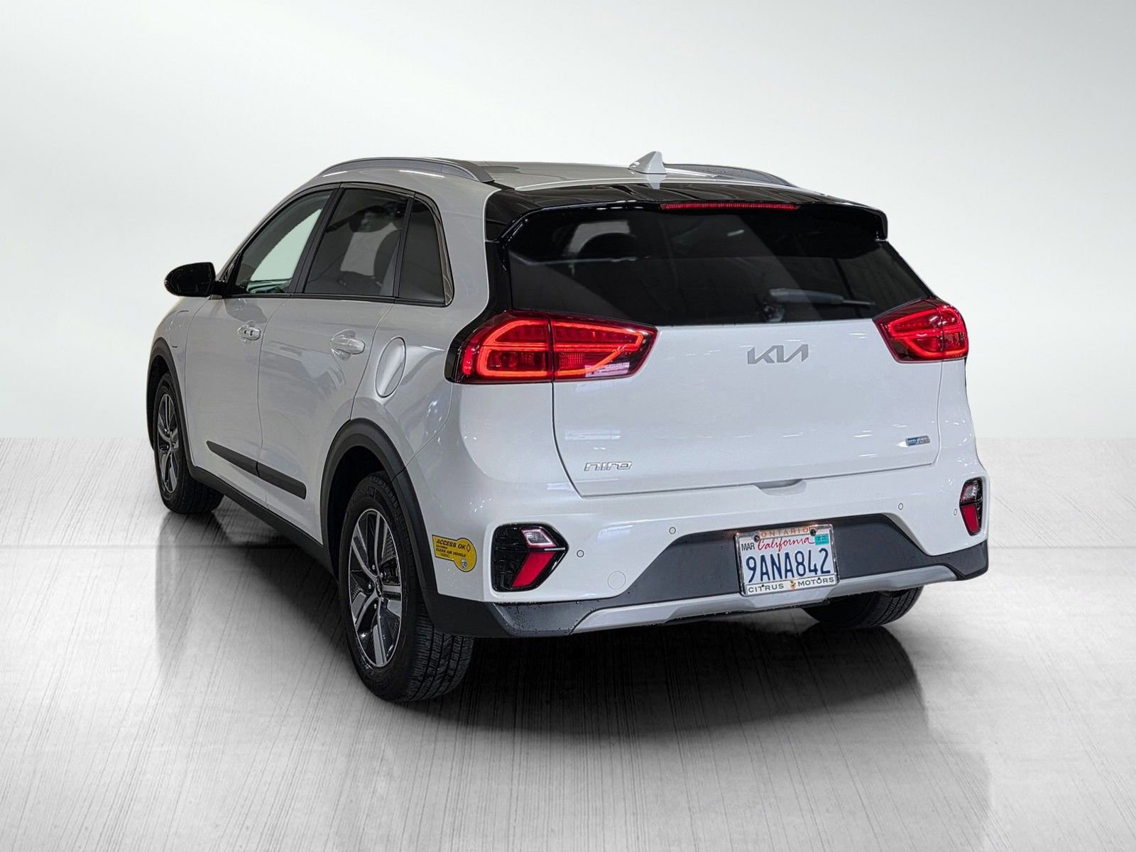 Used 2022 Kia Niro EX Premium FWD image 5