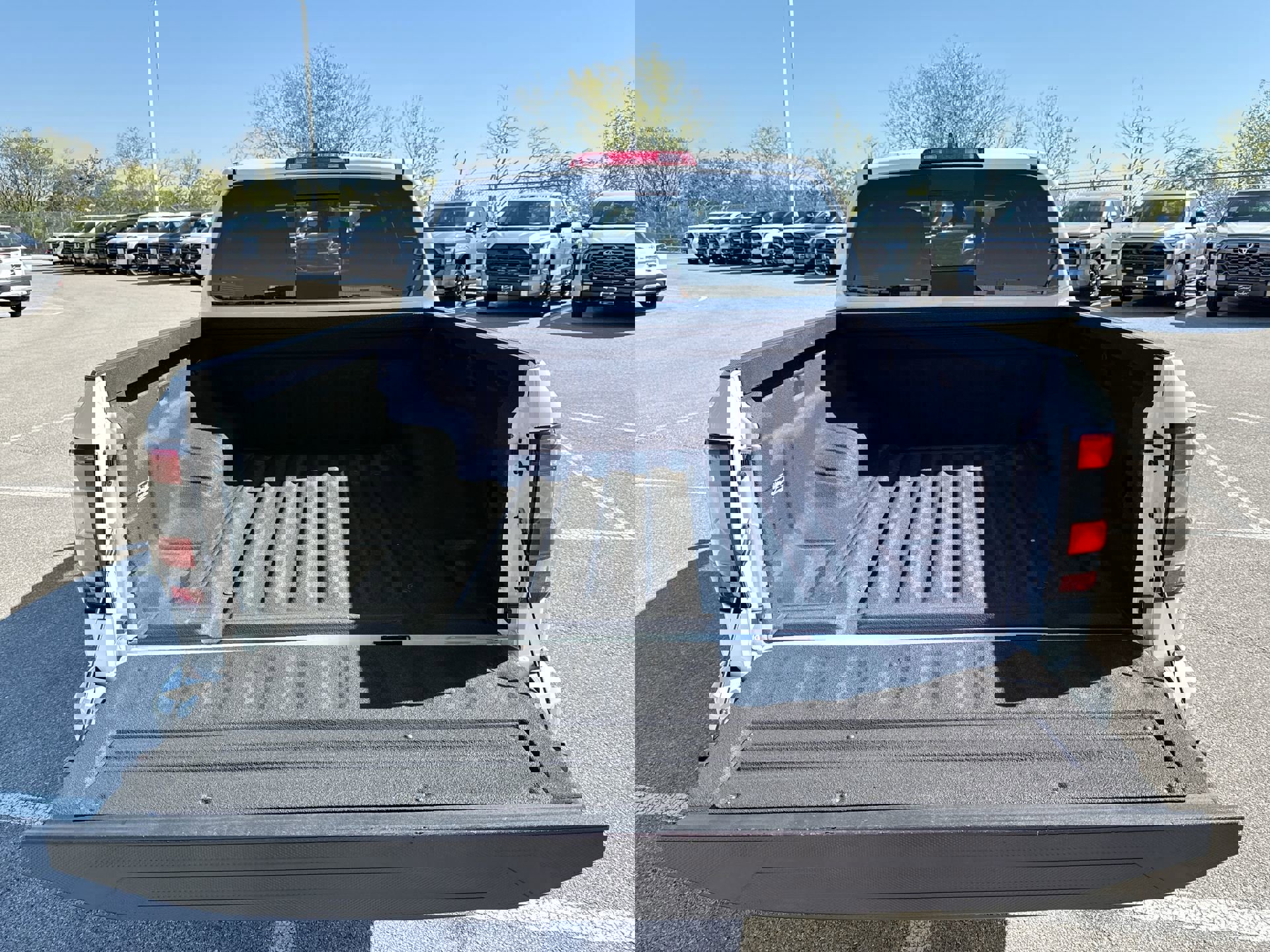 Used 2024 Nissan Frontier PRO-4X w/ Off-Road Protection Package image 19