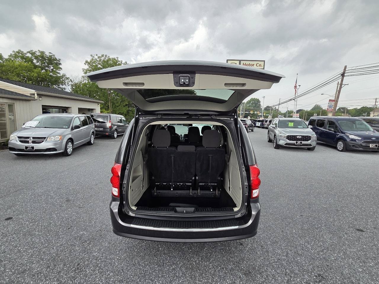Used 2018 Dodge Grand Caravan SE w/ UConnect Hands-Free Group FWD image 22