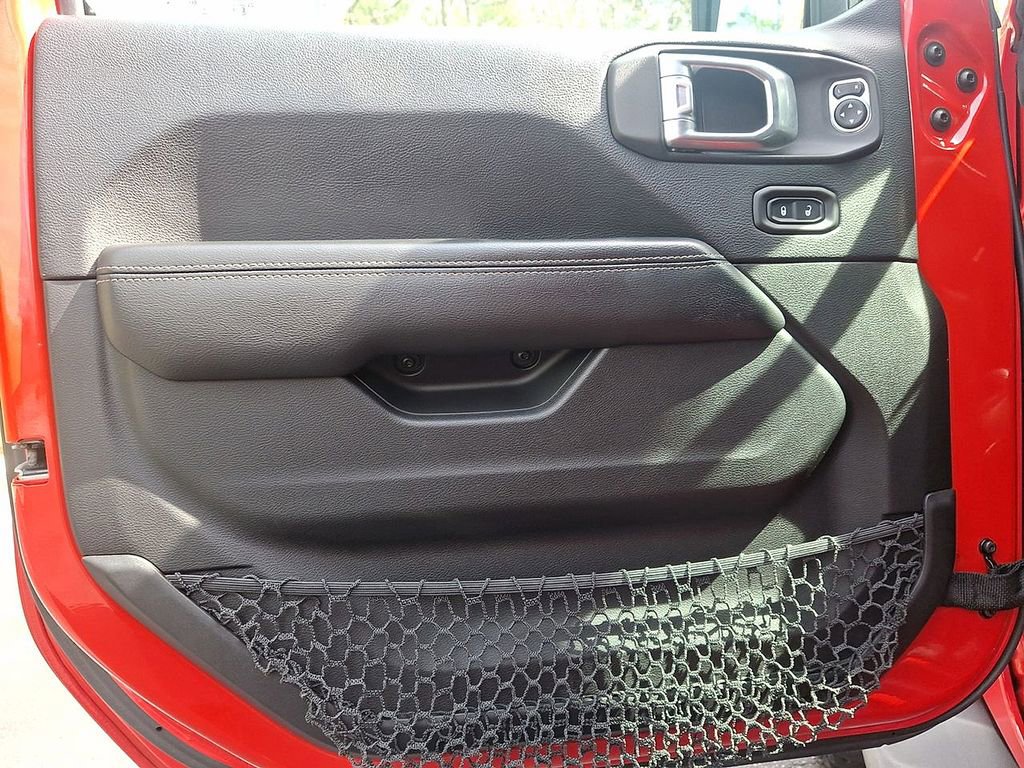 Used 2018 Jeep Wrangler Unlimited Sahara image 10