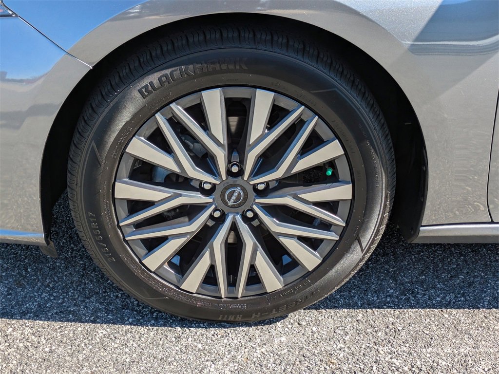 Used 2023 Nissan Altima 2.5 SV image 10