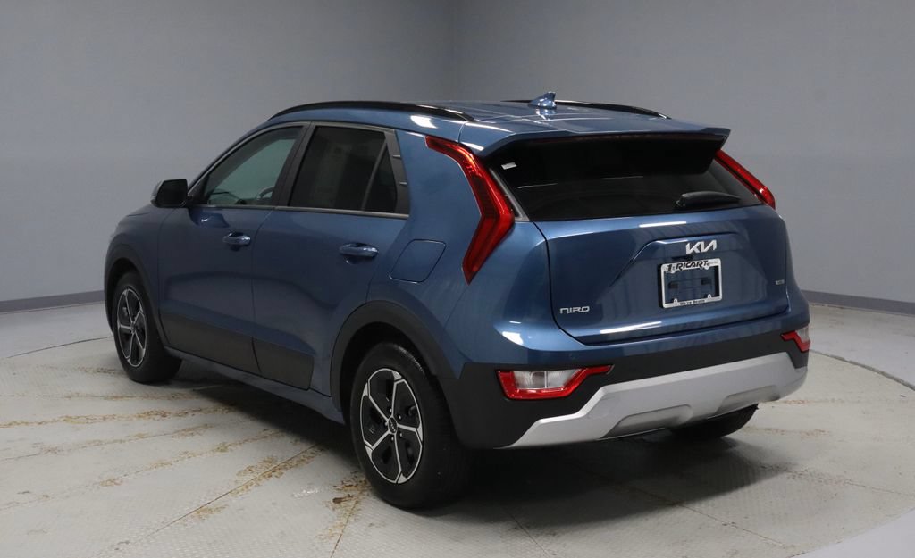 Used 2025 Kia Niro EX FWD image 9