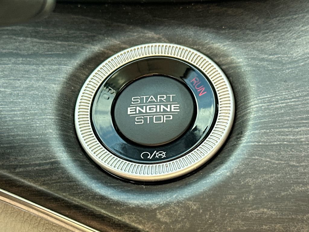 Used 2023 Jeep Grand Cherokee Overland image 31