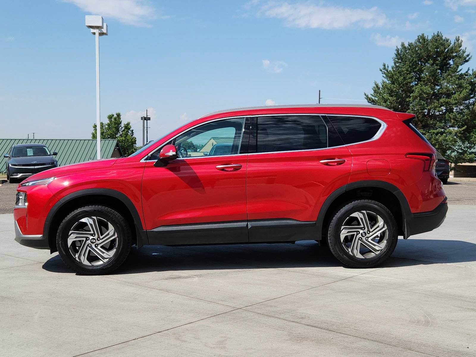 Used 2023 Hyundai Santa Fe SEL AWD/4WD image 2