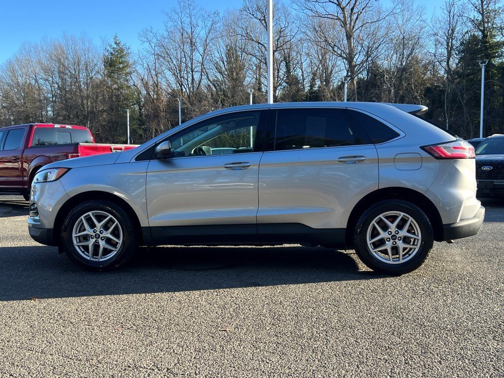 Used 2022 Ford Edge SEL image 3
