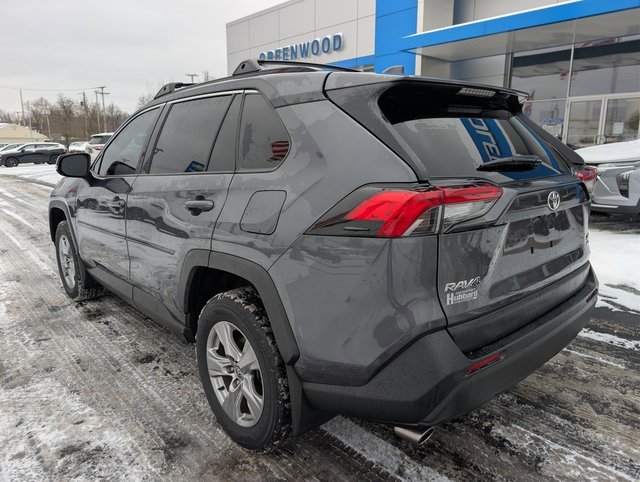 Used 2022 Toyota RAV4 XLE w/ Convenience Package image 3