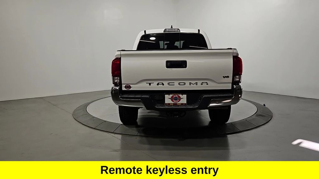 Used 2018 Toyota Tacoma TRD Off-Road image 4