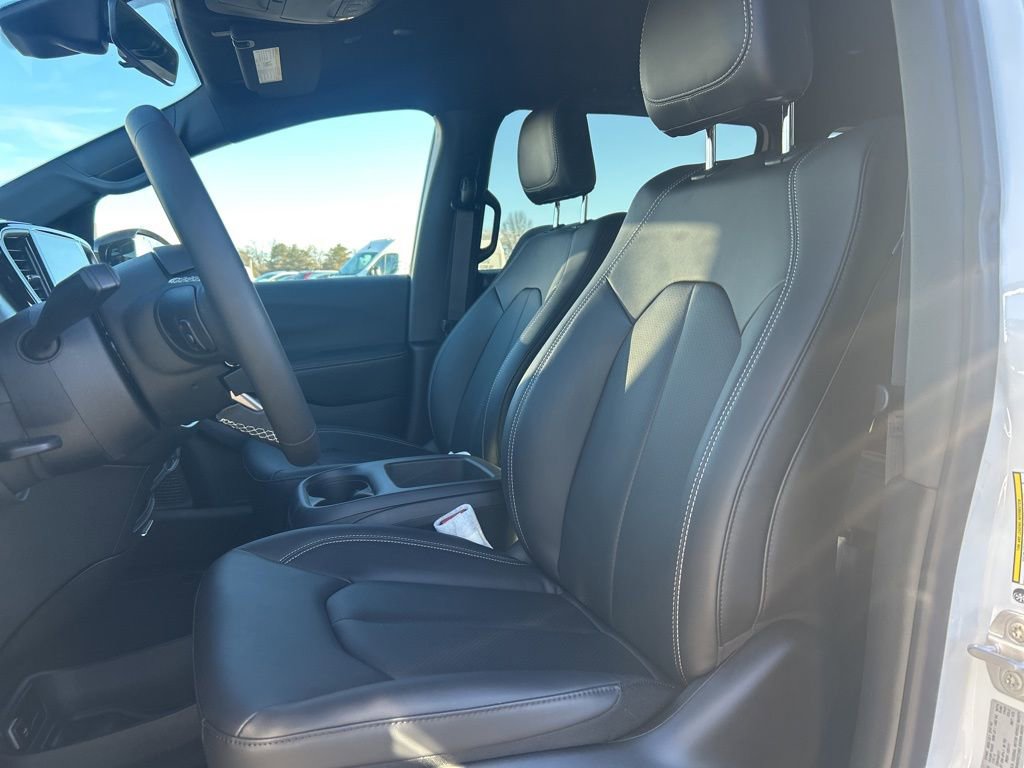 New 2026 Chrysler Voyager LX FWD image 10