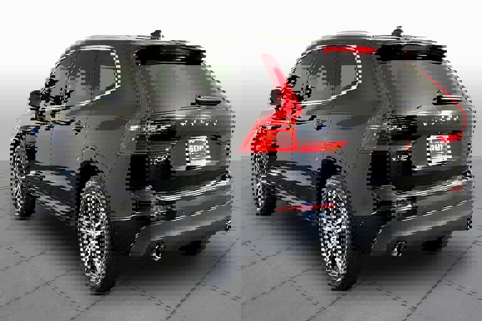 Used 2020 Volvo XC60 T5 Momentum w/ Premium Package image 12