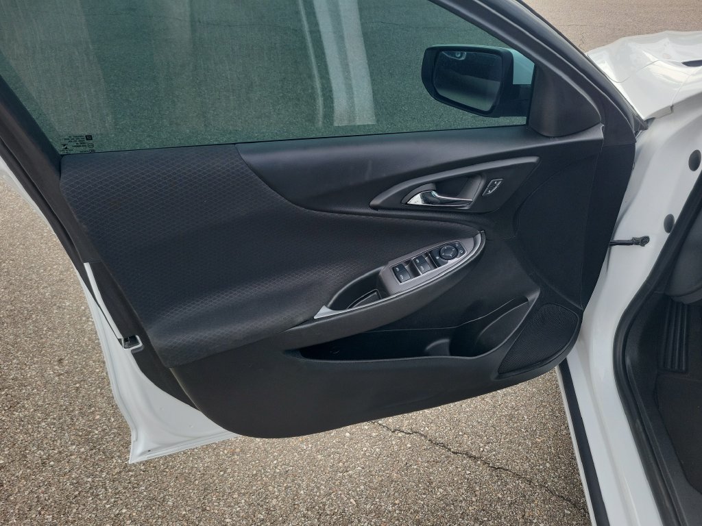 Used 2024 Chevrolet Malibu LT FWD image 16