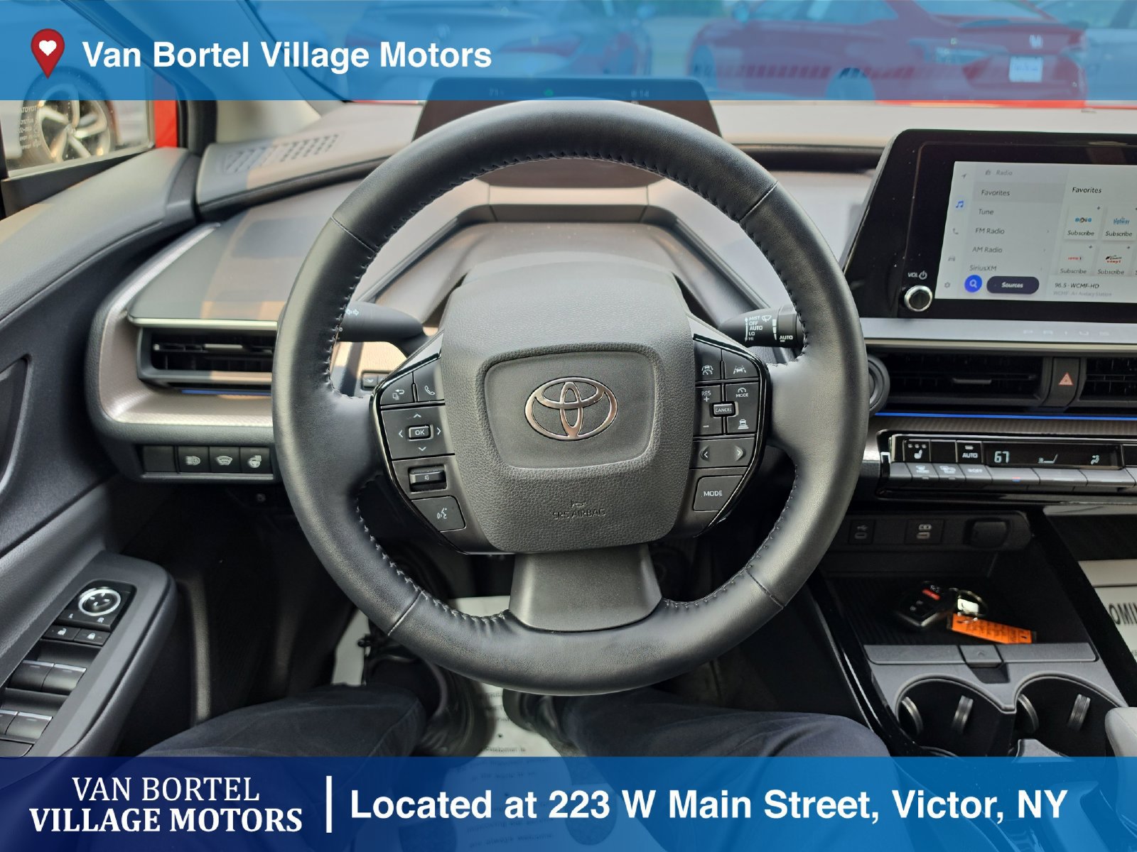 Used 2024 Toyota Prius XLE FWD image 13