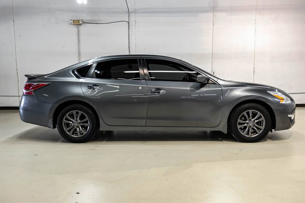 Used 2015 Nissan Altima 2.5 S w/ Special Edition Package FWD image 7