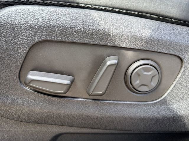 Certified 2025 Kia Carnival image 12