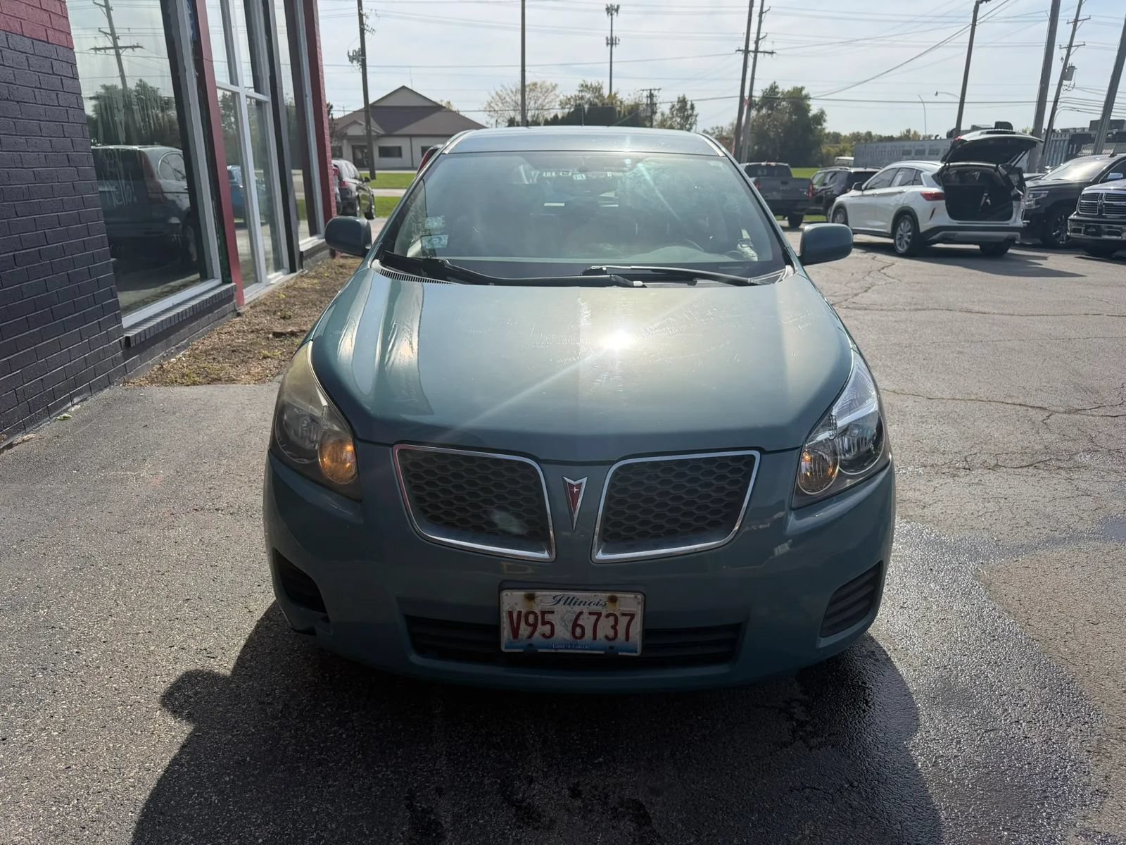 Used 2009 Pontiac Vibe w/ Preferred Package FWD image 3