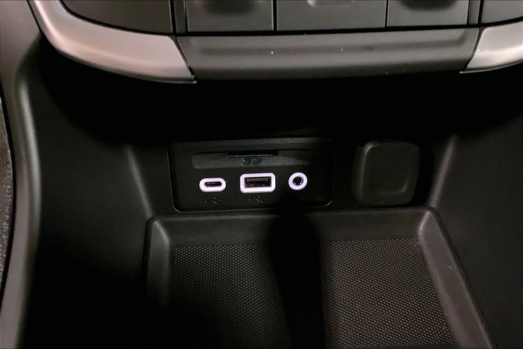 Used 2024 GMC Terrain SLT image 30