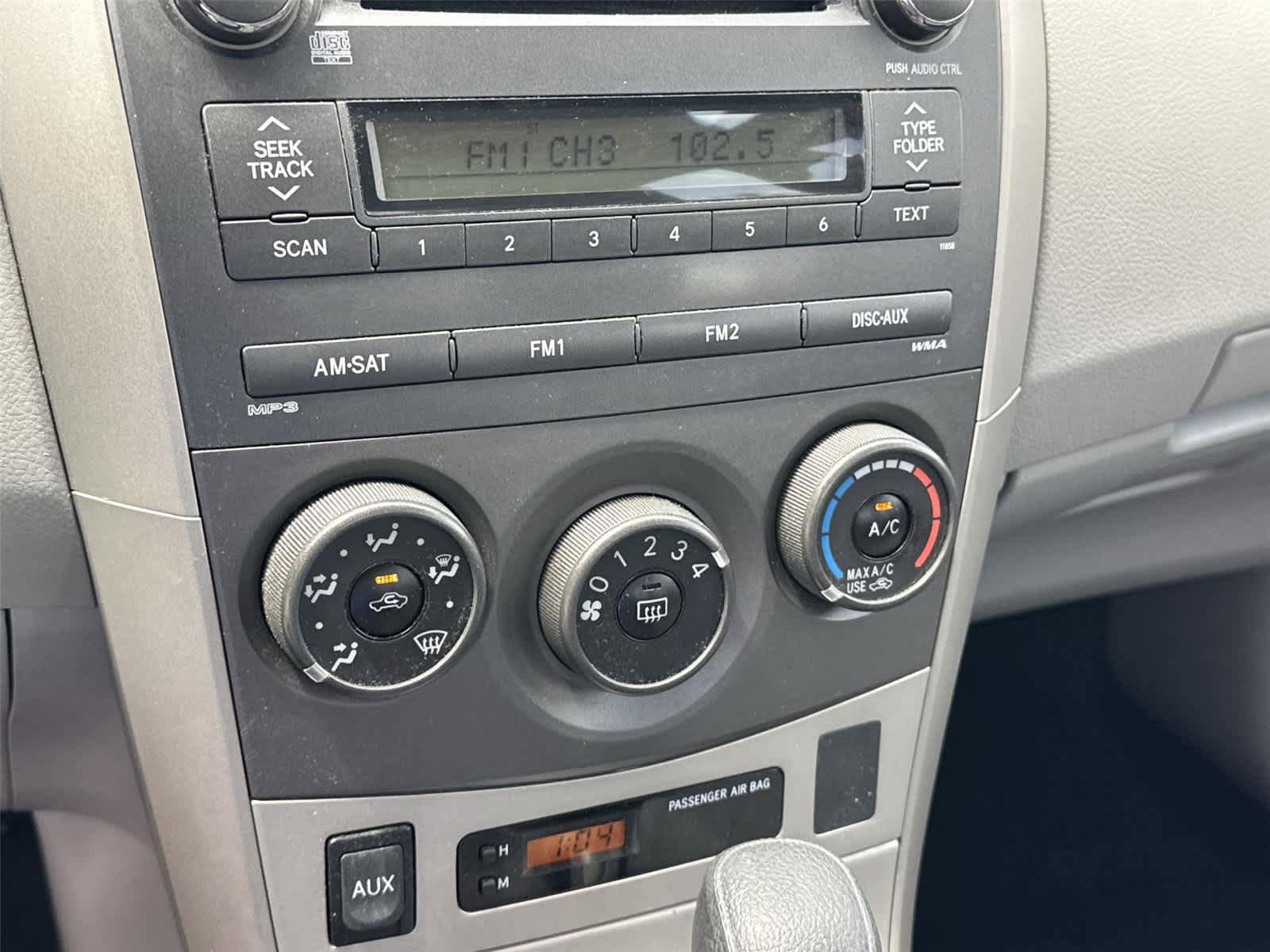 Used 2011 Toyota Corolla LE FWD image 31