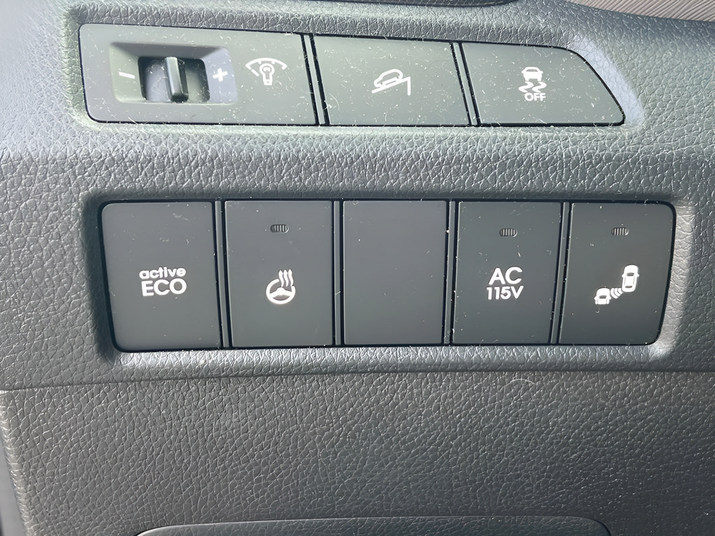 Used 2014 Hyundai Santa Fe GLS FWD image 19