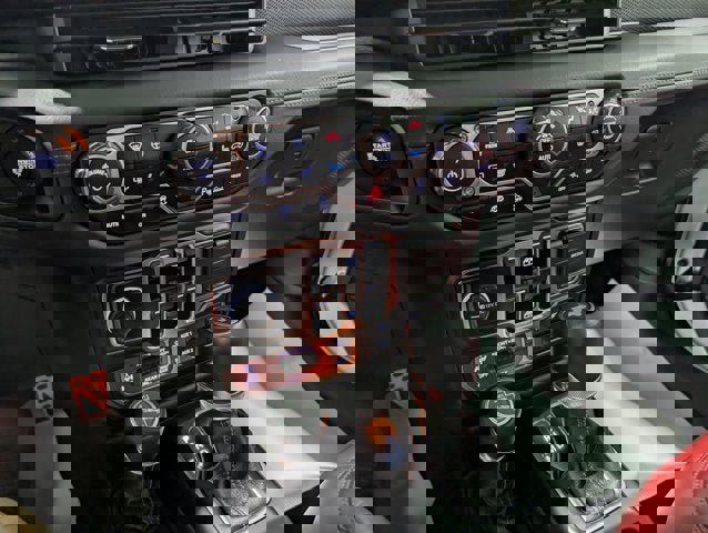 Used 2024 Jeep Wrangler Unlimited Rubicon 392 image 24