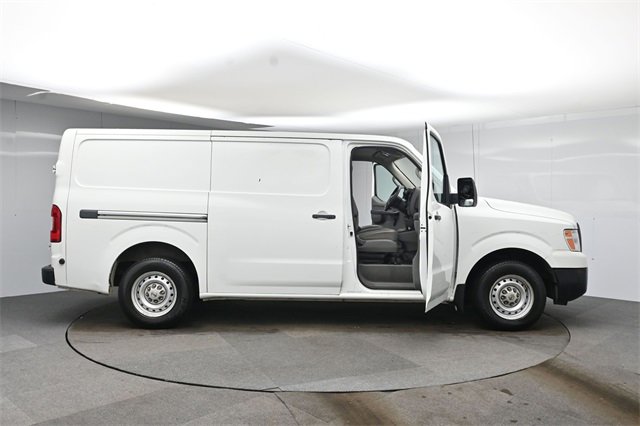 Used 2014 Nissan NV 2500 S image 30