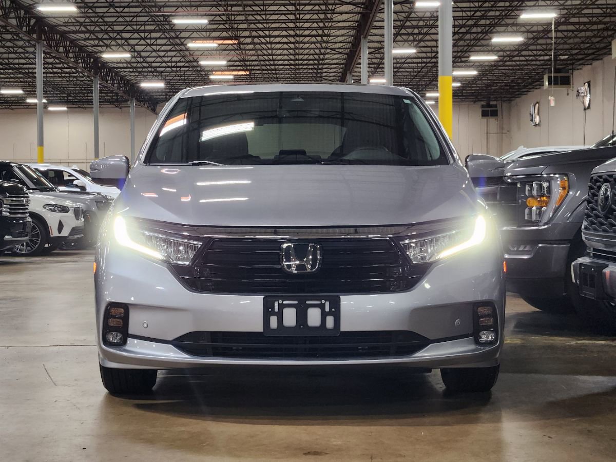 Used 2023 Honda Odyssey Elite image 2