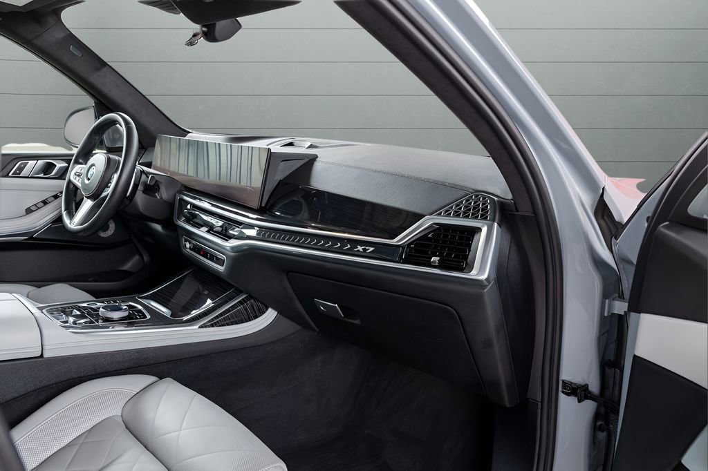 Used 2023 BMW X7 xDrive40i w/ Executive Package AWD/4WD image 97