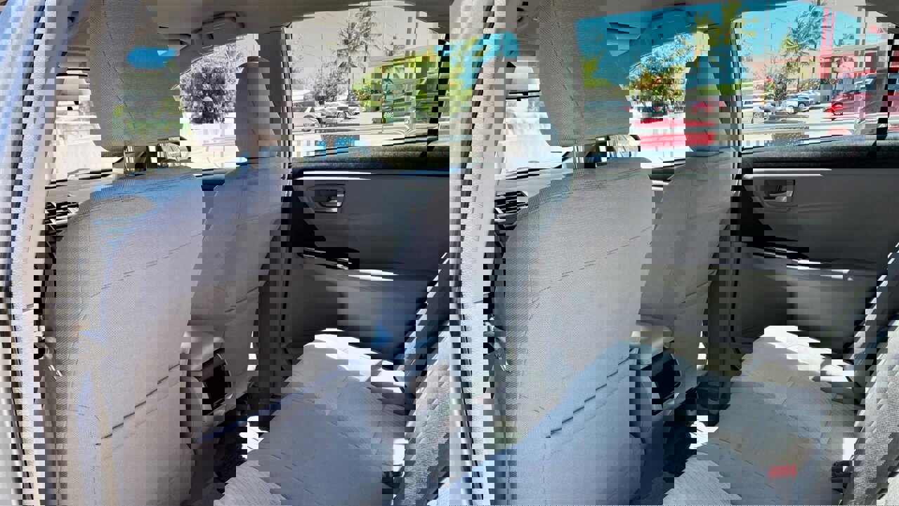 Used 2017 Toyota Camry LE image 13