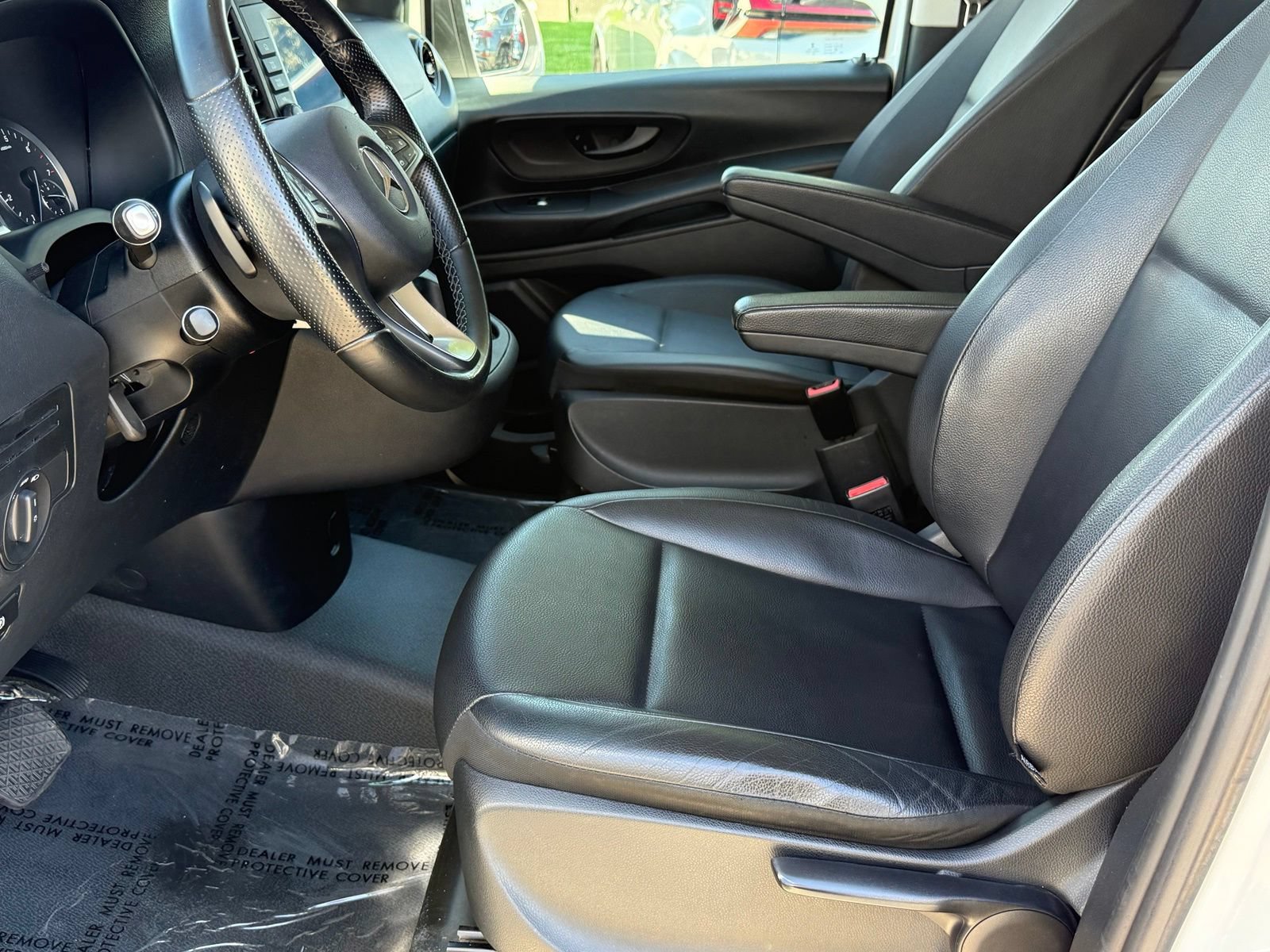 Used 2023 Mercedes-Benz Metris image 27