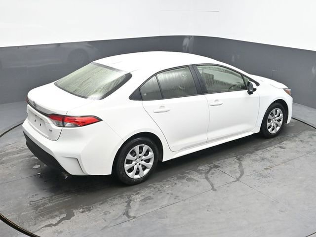 Used 2023 Toyota Corolla LE w/ Carpet Mat Package (TMS) FWD image 32