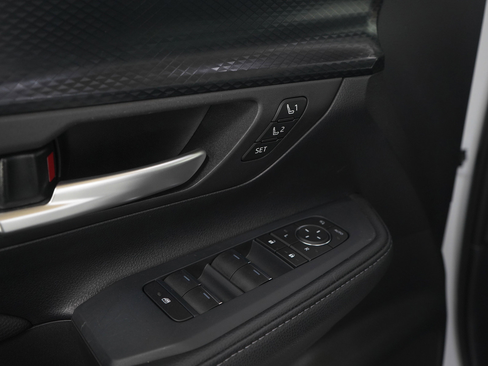 Used 2025 Toyota Grand Highlander AWD Hybrid image 22