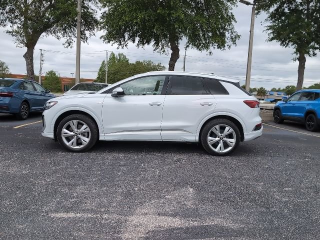 Used 2023 Audi Q4 e-tron Premium Plus w/ Premium Plus AWD/4WD image 3