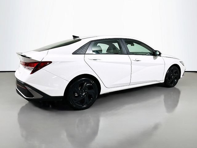 Used 2026 Hyundai Elantra Sport FWD image 6
